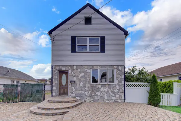 104 E Pennywood AVE, Roosevelt, NY 11575