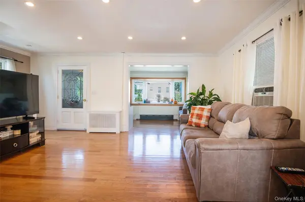 38 Emmett TER, New Rochelle, NY 10805
