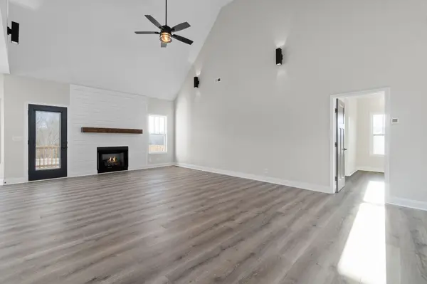 4987 Hunter Rd, Southside, TN 37171