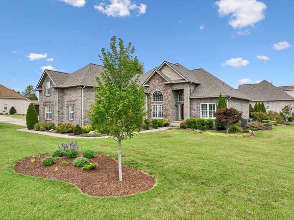 1019 Blue Jay Way, Gallatin, TN 37066