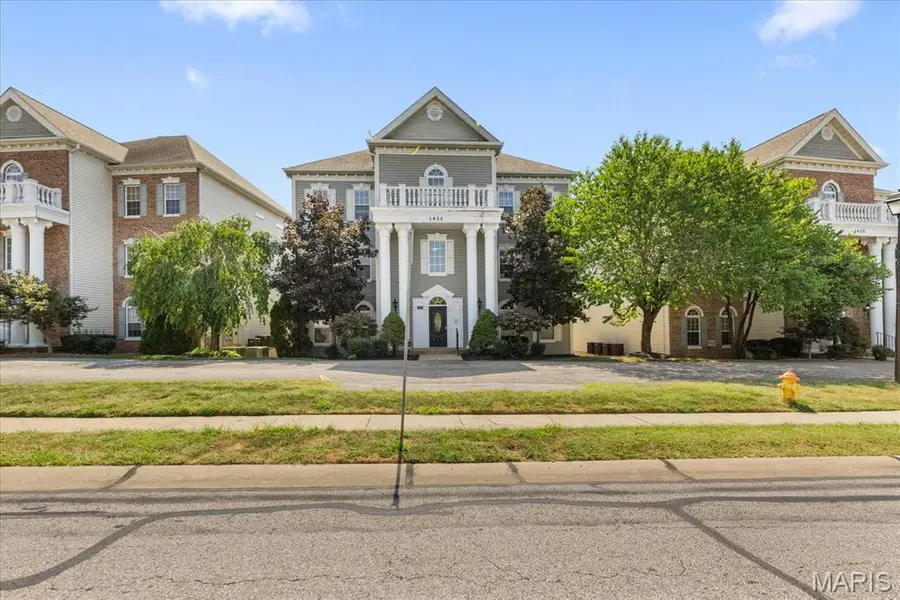 1433 Heritage LNDG #300, Unincorporated, MO 63303