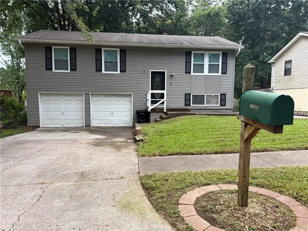 19225 E 5th St CT #N, Independence, MO 64056
