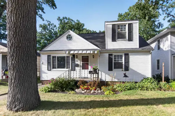 918 W Battell ST, Mishawaka, IN 46544-5952