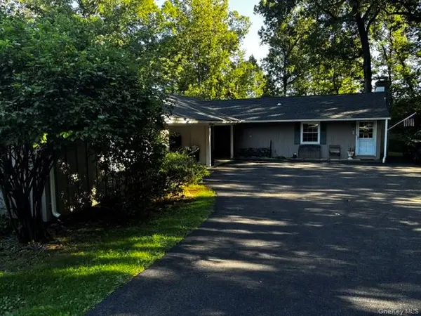 110-112 S Jacqueline ST, New Windsor, NY 12553