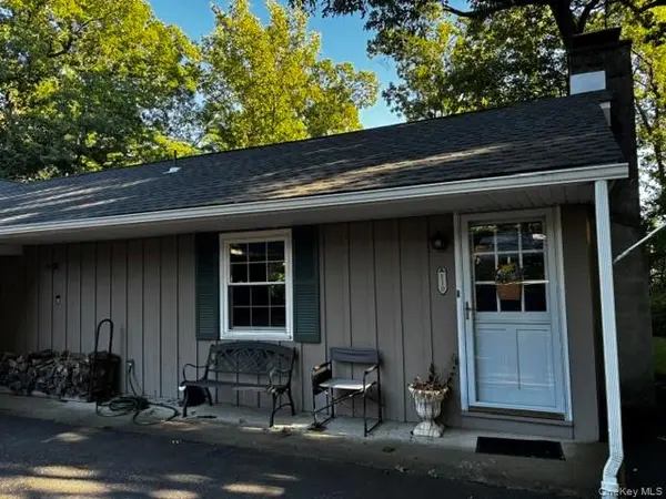 110-112 S Jacqueline ST, New Windsor, NY 12553
