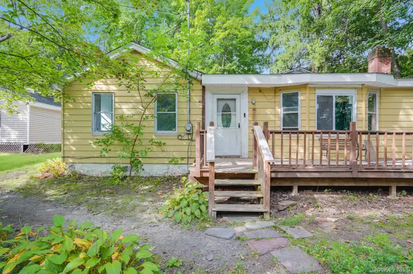 220 South ST, Marlboro, NY 12542