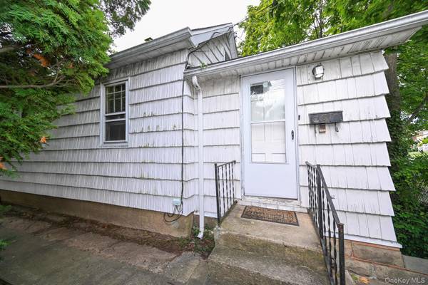 41 Porter ST, Elmont, NY 11003
