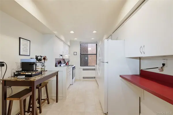210 Martine AVE #5L, White Plains, NY 10601