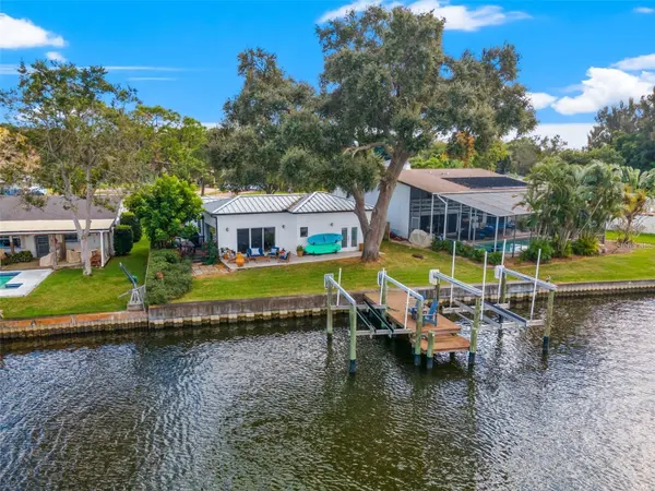 209 TALLAHASSEE DR NE, St Petersburg, FL 33702