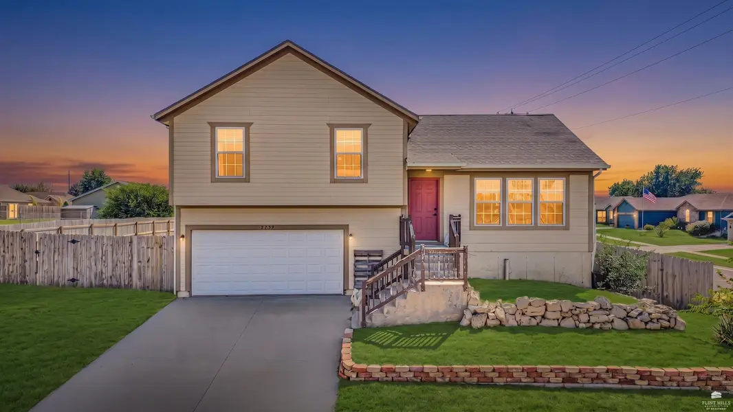 2739 Valley DR, Junction City, KS 66441