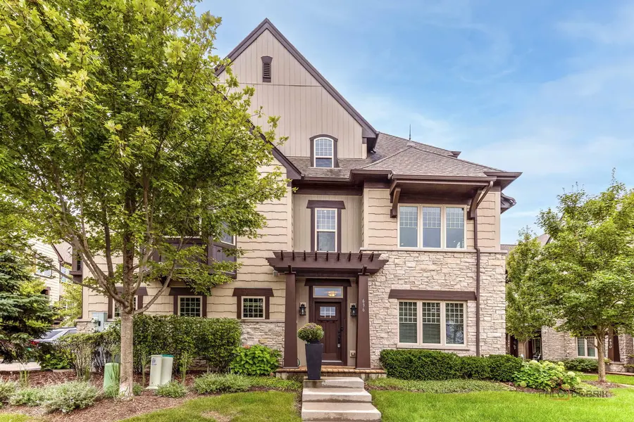 636 Parkside CT, Libertyville, IL 60048