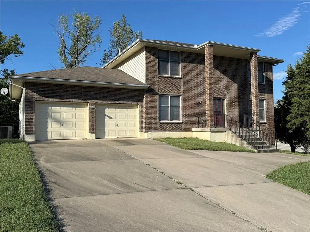 7200 E 69th ST, Kansas City, MO 64133