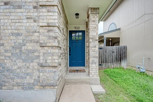 922 Thackeray LN, Pflugerville, TX 78660