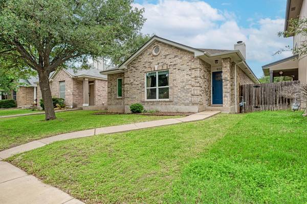 922 Thackeray LN, Pflugerville, TX 78660
