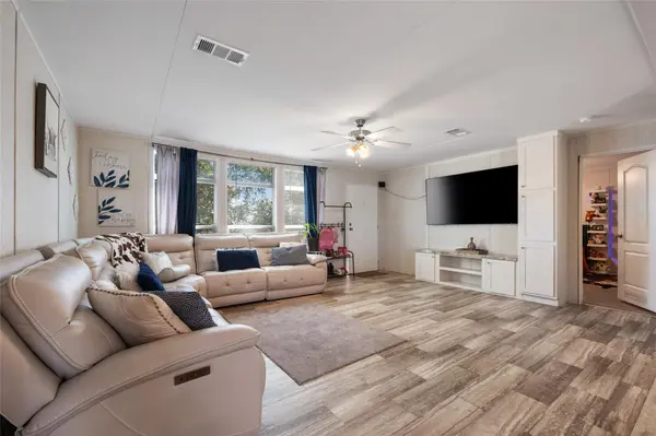 113 Sunflower RD, Dale, TX 78616