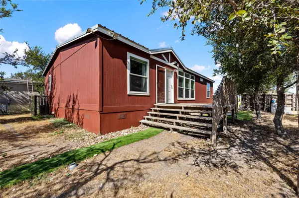 113 Sunflower RD, Dale, TX 78616