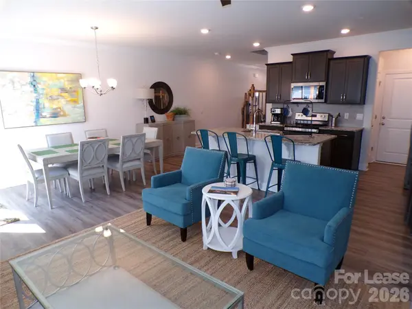 63 Creekview RD, Hendersonville, NC 28792