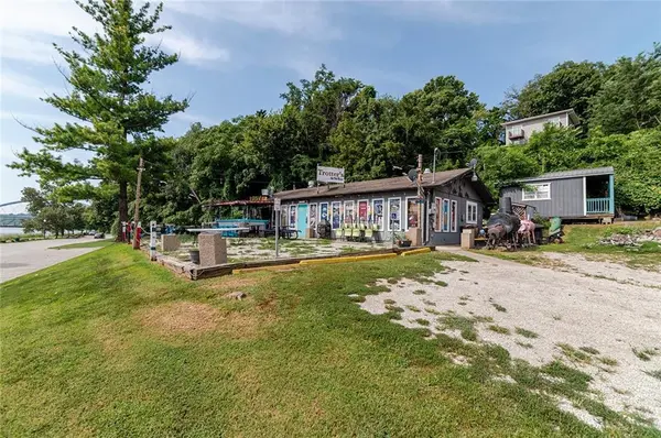102 E Atchison ST, Atchison, KS 66002