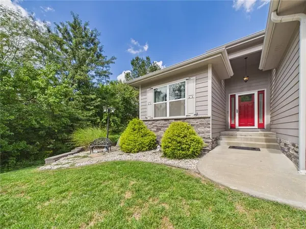 477 Sycamore CT, Warrensburg, MO 64093