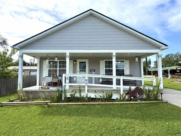 1010 W Grissom AVE, Mitchell, IN 47446