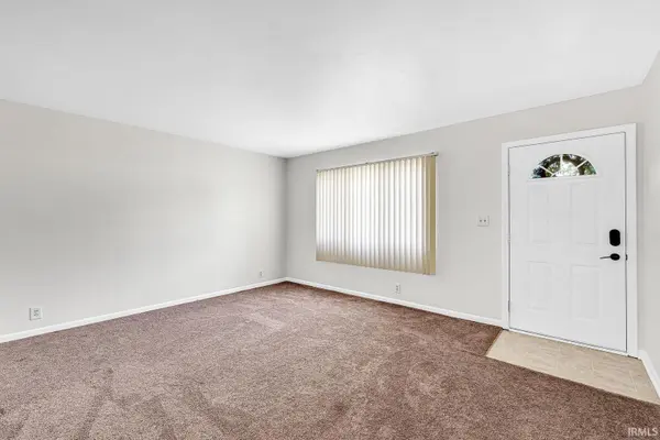 1810 Hass DR, South Bend, IN 46635-2042