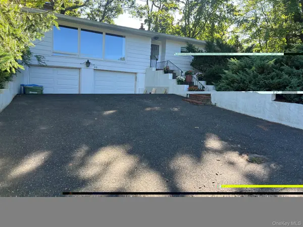 40 Laurel DR, Port Jefferson, NY 11777