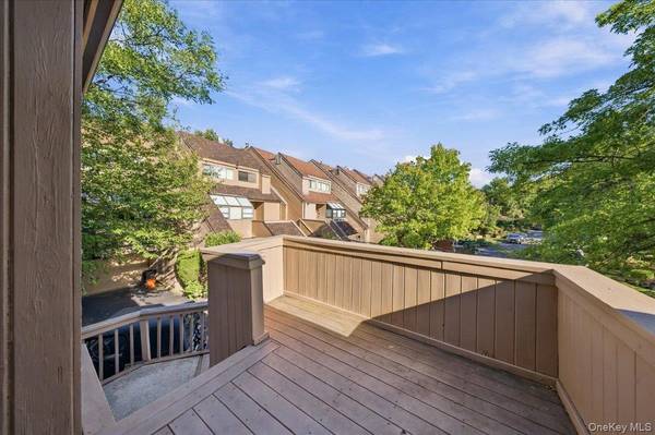 19 John Bean CT, Port Washington, NY 11050