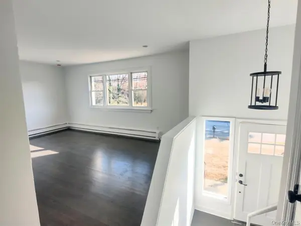 91 North ST, Huntington Station, NY 11746