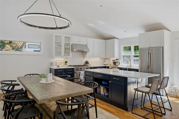 12 Surrey CT, East Hampton, NY 11937
