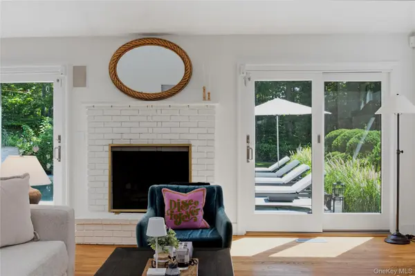 12 Surrey CT, East Hampton, NY 11937