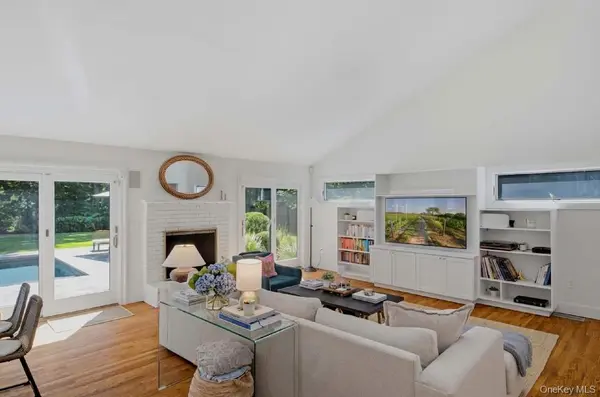 12 Surrey CT, East Hampton, NY 11937