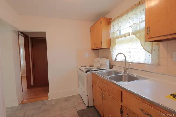 75 Maple ST, Newburgh, NY 12550
