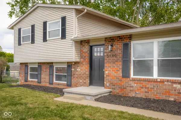 5140 Flintwood CT, Columbus, IN 47203