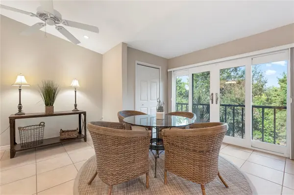 2756 CLUBHOUSE DR #202, Sarasota, FL 34232