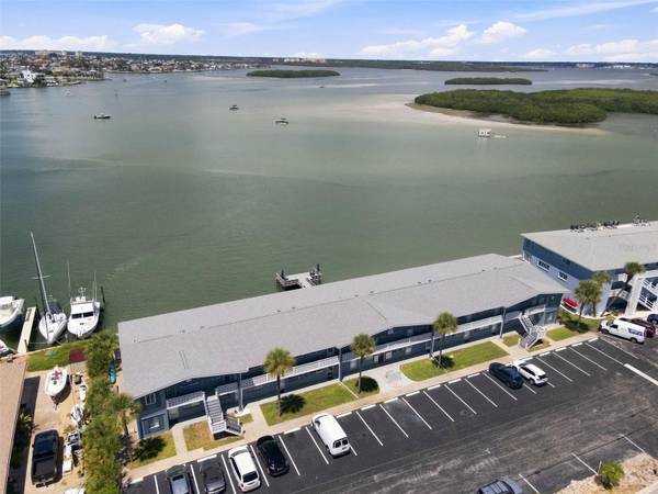 250 126TH AVE #110, Treasure Island, FL 33706