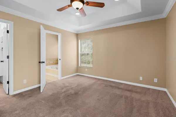 2916 ROYAL TUSCAN LN, Valrico, FL 33594