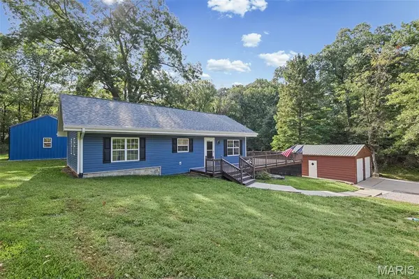 9048 D RD, Columbia, IL 62236
