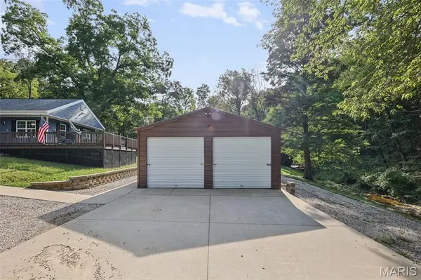 9048 D RD, Columbia, IL 62236