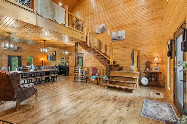 17812 State Highway V, Unionville, MO 63565
