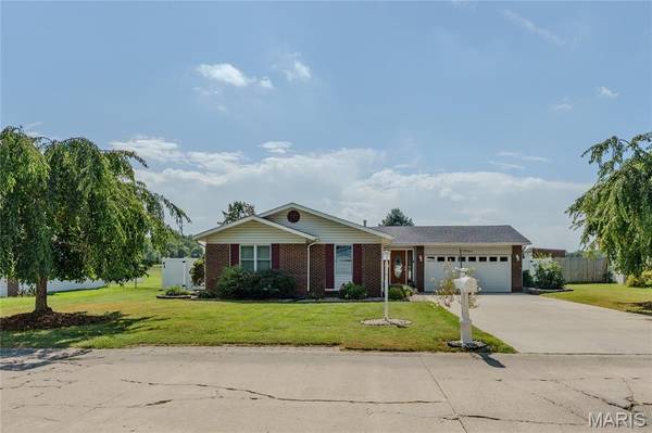 13 Blue Spruce CT, Granite City, IL 62040