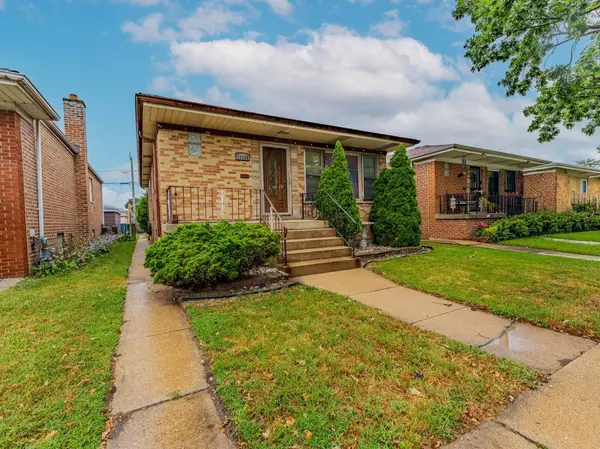 11120 S Ewing AVE, Chicago, IL 60617