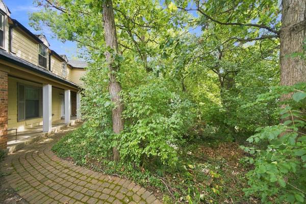 11 Old Timber LN, Palos Park, IL 60464