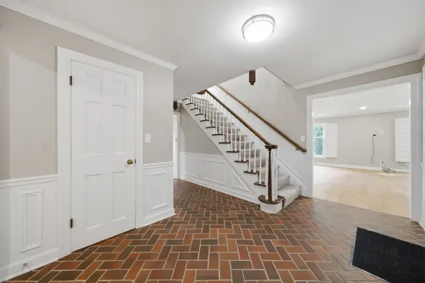 11 Old Timber LN, Palos Park, IL 60464