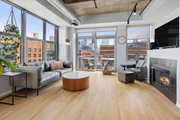 933 W Van Buren ST #801, Chicago, IL 60607
