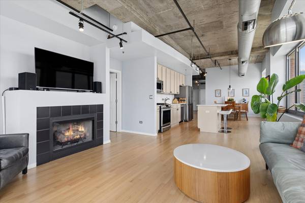 933 W Van Buren ST #801, Chicago, IL 60607