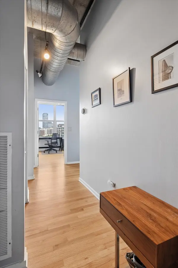 933 W Van Buren ST #801, Chicago, IL 60607