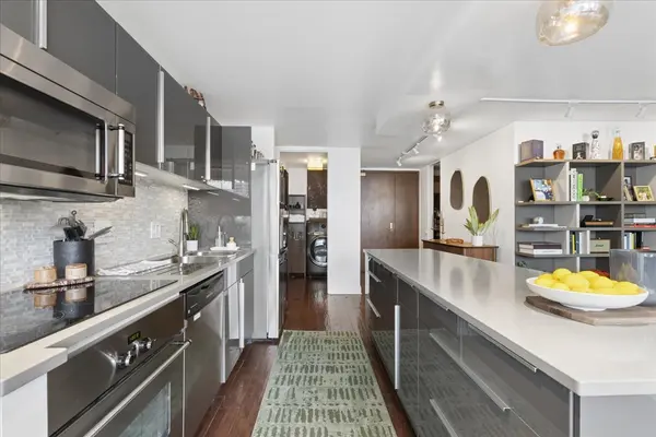 360 E Randolph ST #3205, Chicago, IL 60601