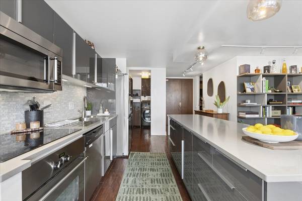 360 E Randolph ST #3205, Chicago, IL 60601