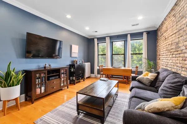 2130 N Oakley AVE #2, Chicago, IL 60647