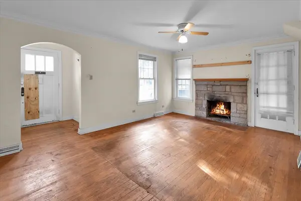 4328 Wolf RD, Western Springs, IL 60558